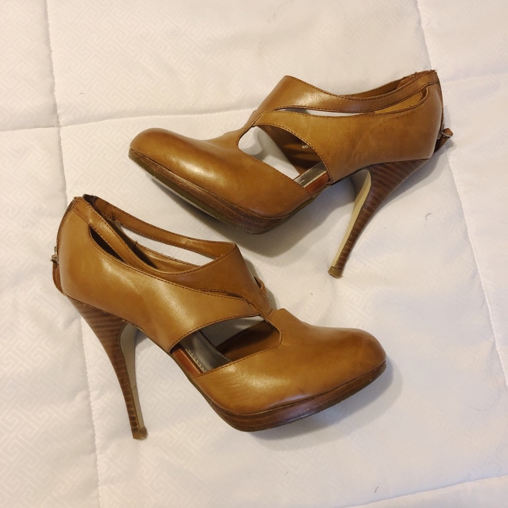 White House Black Market Women's Tan Brown Heels 7